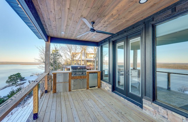 Fire Pit, Deck & Grill: Home on Greers Ferry Lake