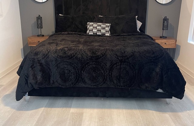Modern condo in the city.. ten minutes away from Lenox mall and perimeter mall
