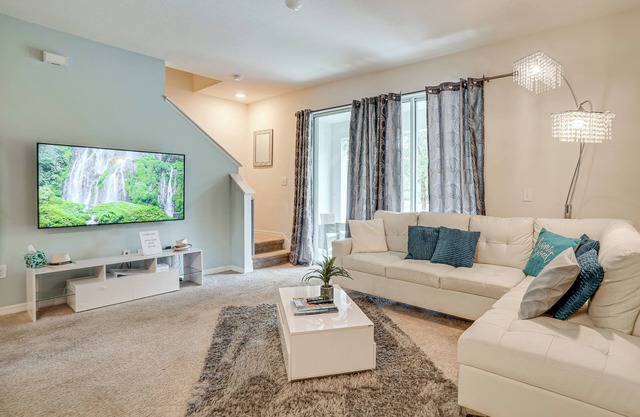 Modern Family Townhome w/ Patio in Riverview!