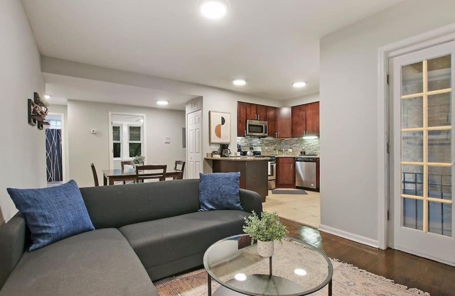 Modern & Furnished 2BR Apt with In-unit Laundry - Sunnyside 2E