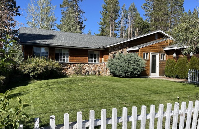 Casa moderna, ubicada en Bijou Meadow
