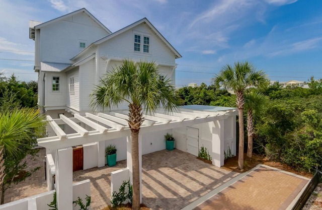 Modern Home w/ Gulf Views, Private Beach, Community Pool, & 4 Bikes