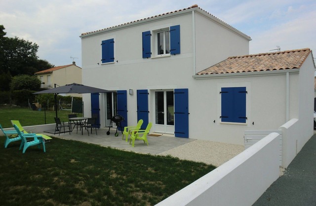 Casa moderna, muy tranquila, cerca de la playa.