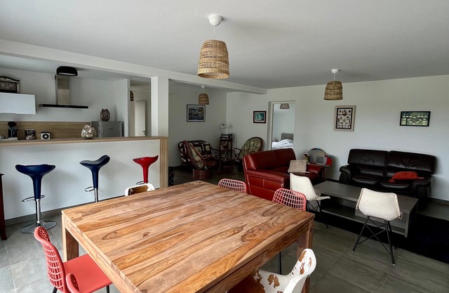 Casa Moderna Cerca de la Playa y del Pueblo en Groix