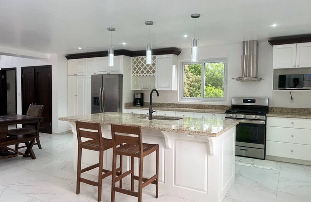 Elegant 3BR Villa/Panoramic Ocean Views / Pool