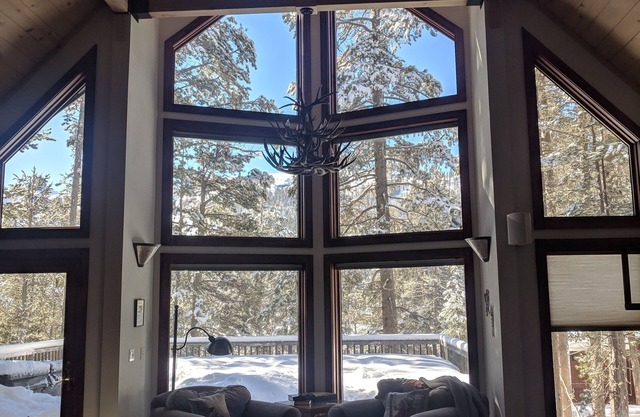 Hogar moderno de Kirkwood East Meadows
