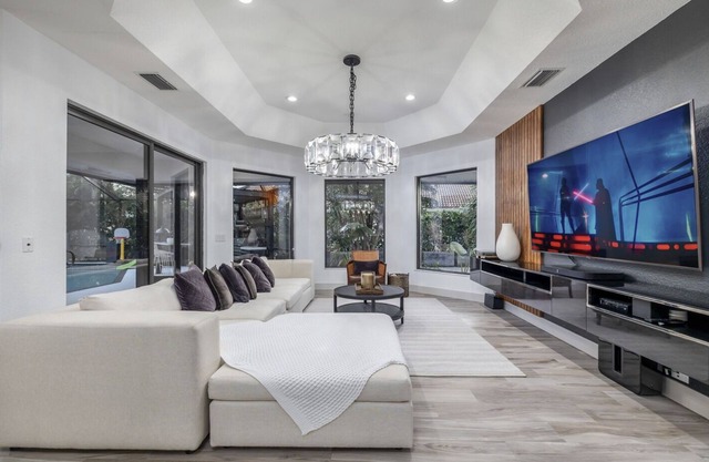 Modern Luxury 4 Bedroom Home in Wellington