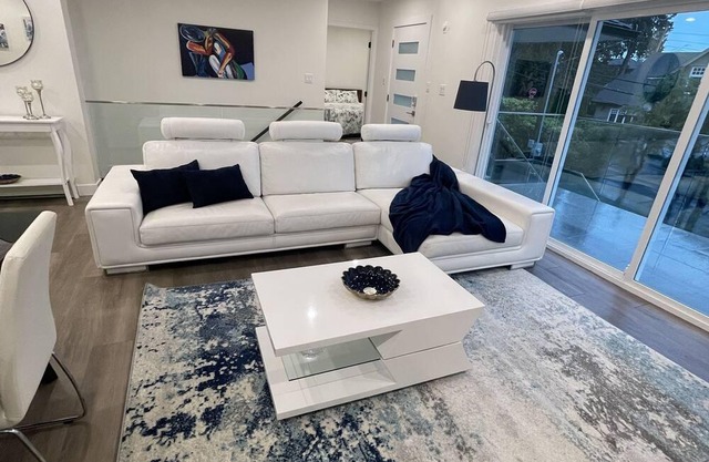 Modern open and bright 3BR