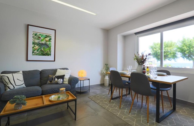 Modern seafront 3bedrooms with spacious yard JLIN1-1