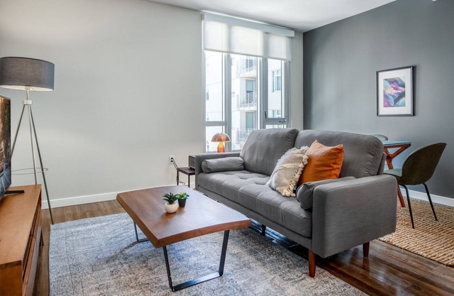 Modern SoMa 1BR w/ Gym + Roofdeck near BART (Civic Center) by Blueground