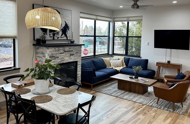 Modern Spacious Home w/ Luxury Outdoor Rooftop Walkable to dining, parks & more!