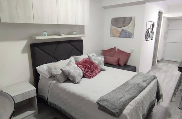 Moderno aparta estudio Normandía