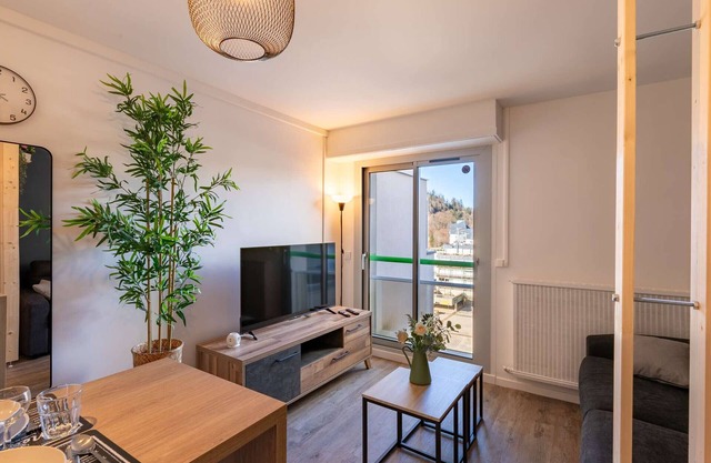 Estudio moderno para 2 personas con cocina equipada y TV en Gourette