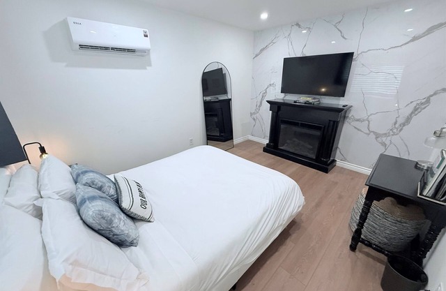 Modern 1-BR Suite Kitchen AC Fireplace Private Entry – Simi Valley