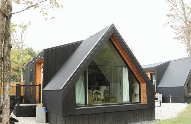 Modern Tiny Home 31 w/Hot Tub!