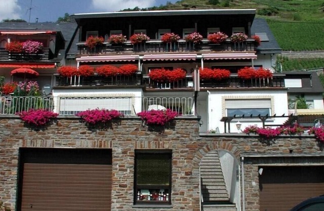 Apartamento con balcón y vista directa al Mosela, parking para no fumadores en el frente de la casa