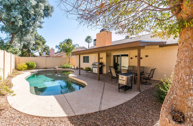 ¡Moderna casa de vacaciones en la encantadora ubicación de Kierland Scottsdale! Excelentes tarifas!