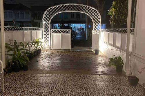 Modern Victorian Homestay