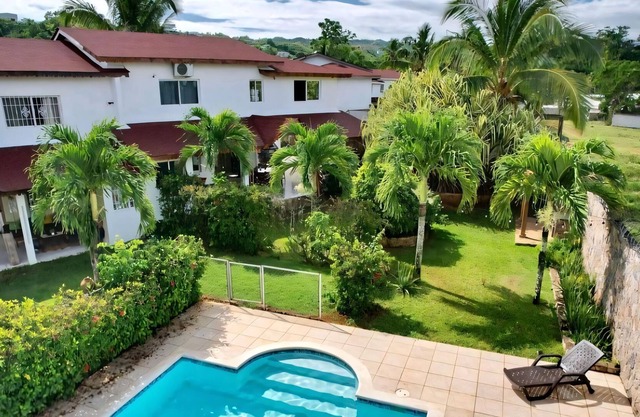 Modern Villa by Playa Bonita/Gated Pool/Hammock/Air Conditioned/Outdoor Dining
