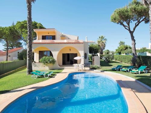 Modern villa in an exclusive residential area with a private swimming pool