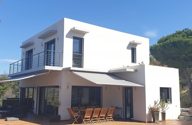 VILLA MODERNA PISCINA JACUZZI