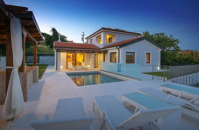 Villa Gloria Vita, con piscina
