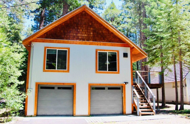 Moderno West Shore Chalet - a pie de la playa