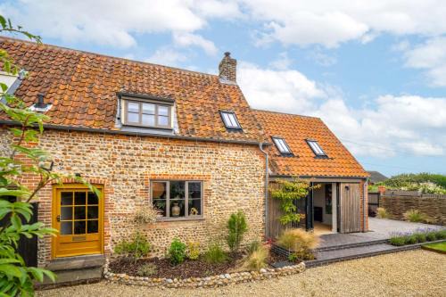Monarc House by Big Skies Cottages