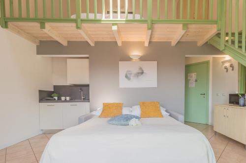 Monolocale con soppalco Brezza del lario by Varenna Holidays