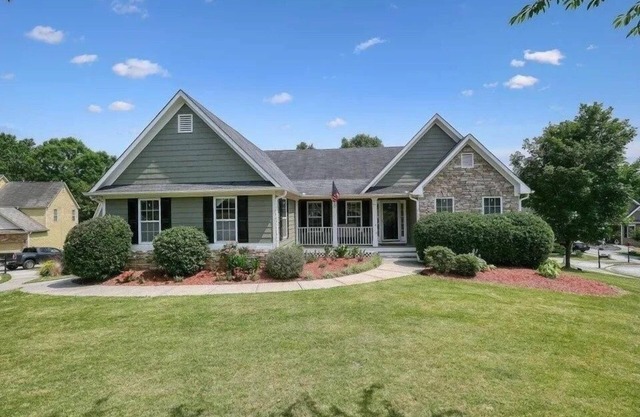 Spacious Ranch, 2 King Beds, 2 Kitchens, Multigenerational Living!