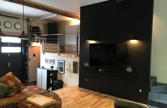 Montreal, Petite-Patrie: Bel et grand appartement avec stationnement