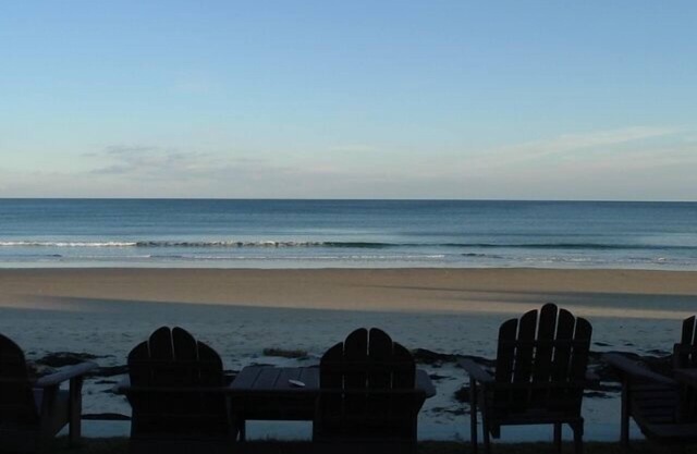 Moody Beach Front Studio Cottage WIFI