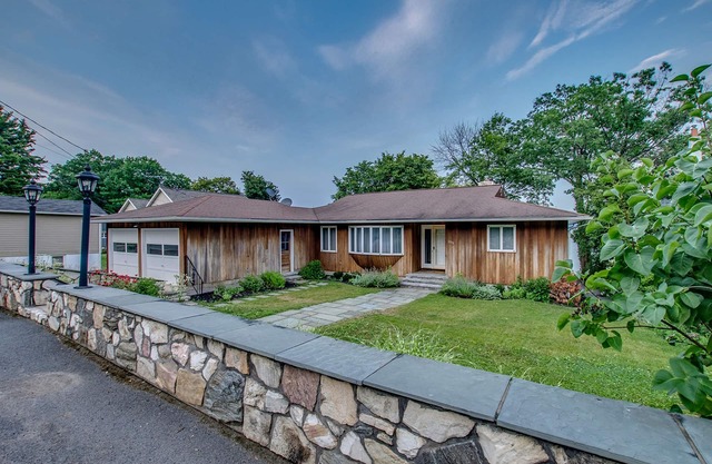 ¡NUEVO LISTADO! Moondance on Seneca Lake, hermosa casa frente al lago