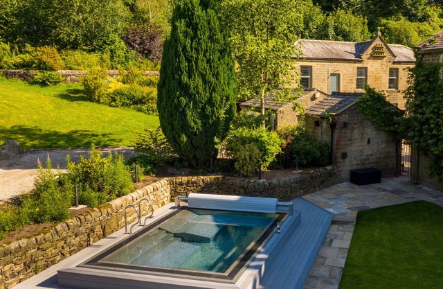 MOORLANDS, family friendly, luxury holiday cottage in Foulridge