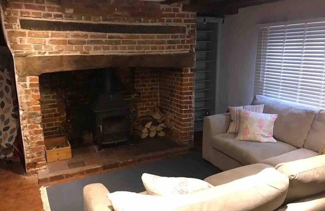 Moot View - Una hermosa casa de campo catalogada en el pueblo de New Forest de Downton