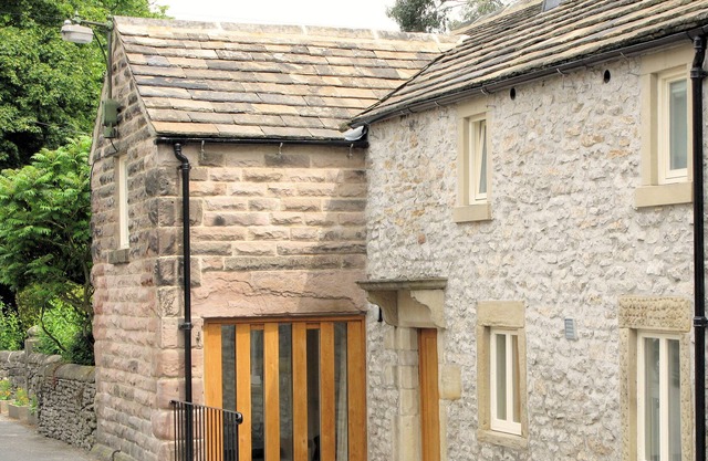 Mosstone, Youlgreave. Una encantadora casa de campo en el corazón del pueblo.