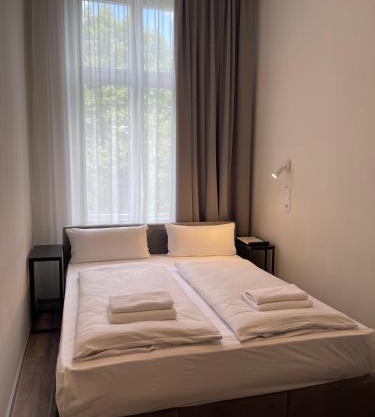 Motel Blue - Minimalist Boutique Hotel