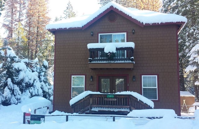 Casa de montaña ubicada cerca de Pinecrest y Dodge Ridge