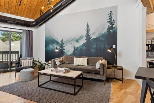 Mountain Inn Lodge 63 with Wintergreen Advantage
