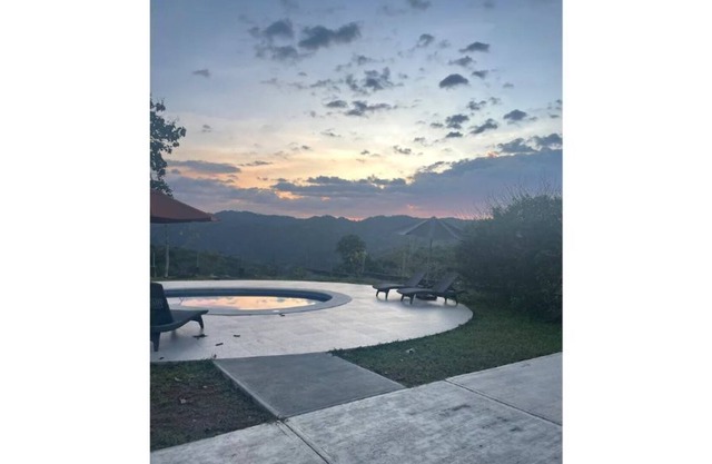 Mountain Paradise with 9 Waterfalls & guest house