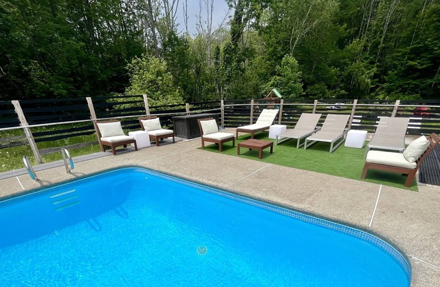 Swimming Pool, Sauna, HotTub, The Camptons House
