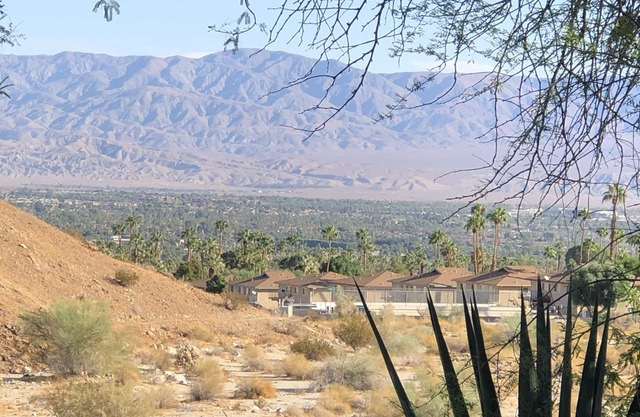 Retiro de montaña en el centro de la ciudad, vista espectacular