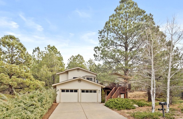 Mountain View Home in the Country Club w/AC!