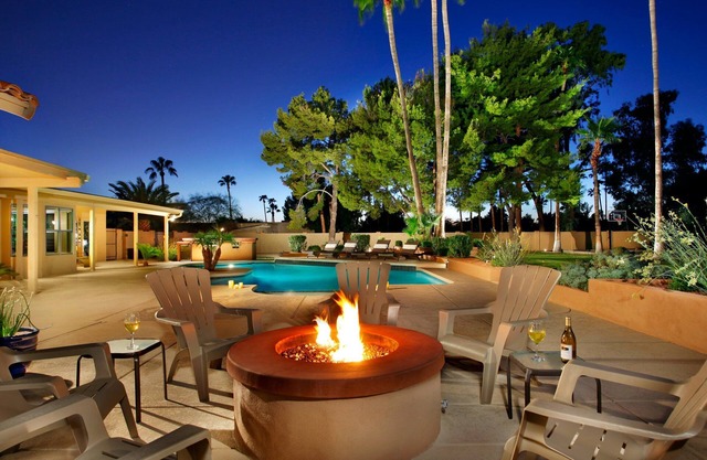Mountain Views & Heated Pool/Spa & Amenities Galore!