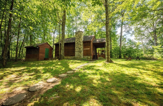 Cabañas New River Gorge con jacuzzi y chimenea