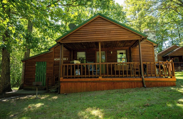 Cabañas cerca de New River Gorge con jacuzzi y chimenea