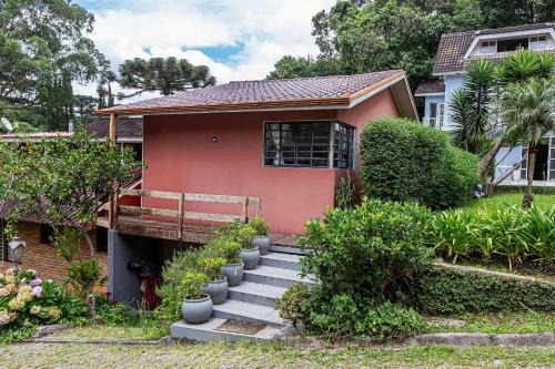 MP 001 - Casa Completa em Condomínio Arborizado e Tranquilo
