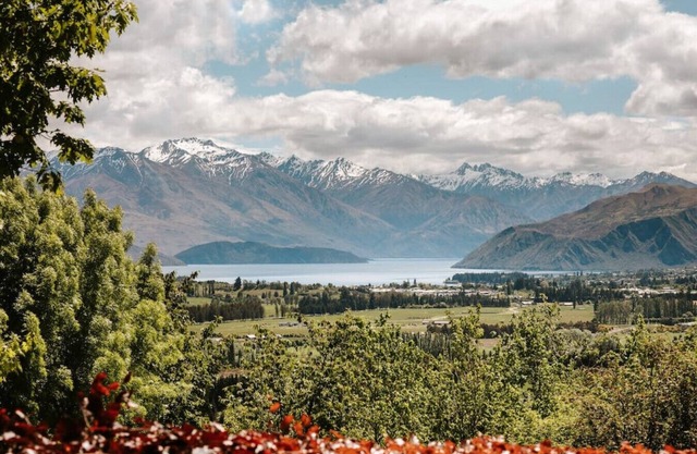 Gran residencia privada con capacidad para 10 personas con impresionantes vistas al lago y la montaña