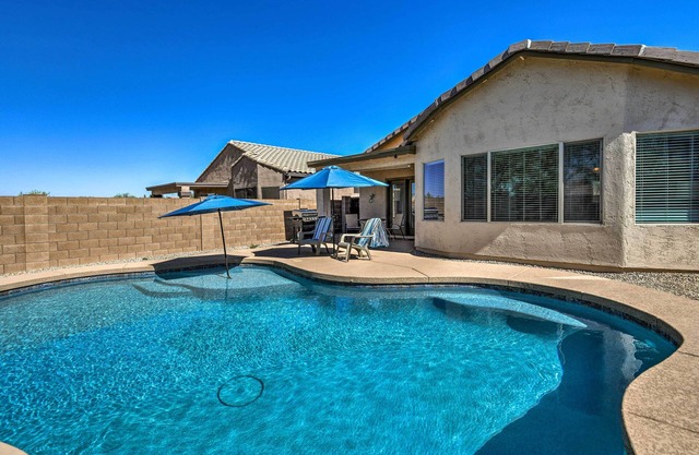 ¡NUEVO! Gold Canyon Home w / Pvt Pool & Spacious Patio!