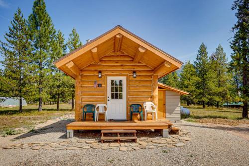 Mtn Views and Fireplace Cozy Trout Creek Tiny Home